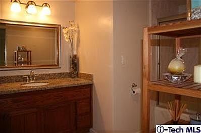 5th image of 211 S Wilson Ave Unit 302