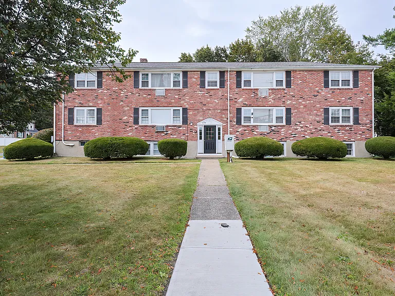 670 Main St #1 — Photo 25