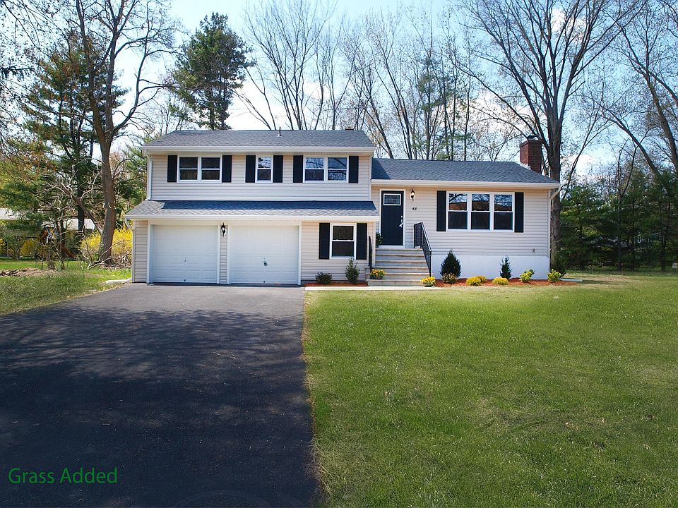 Beautifully Restored Split Level