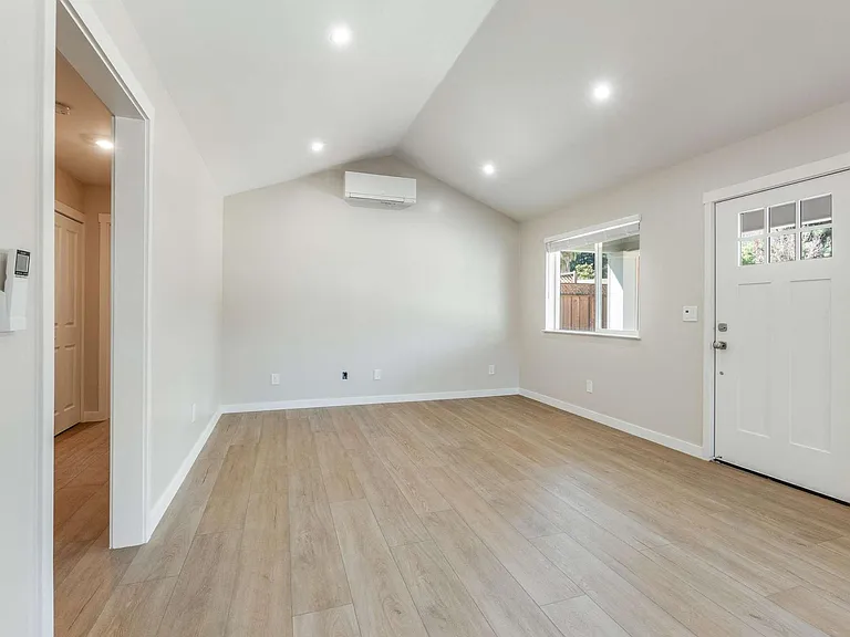 1045 Allegheny Dr — Photo 7