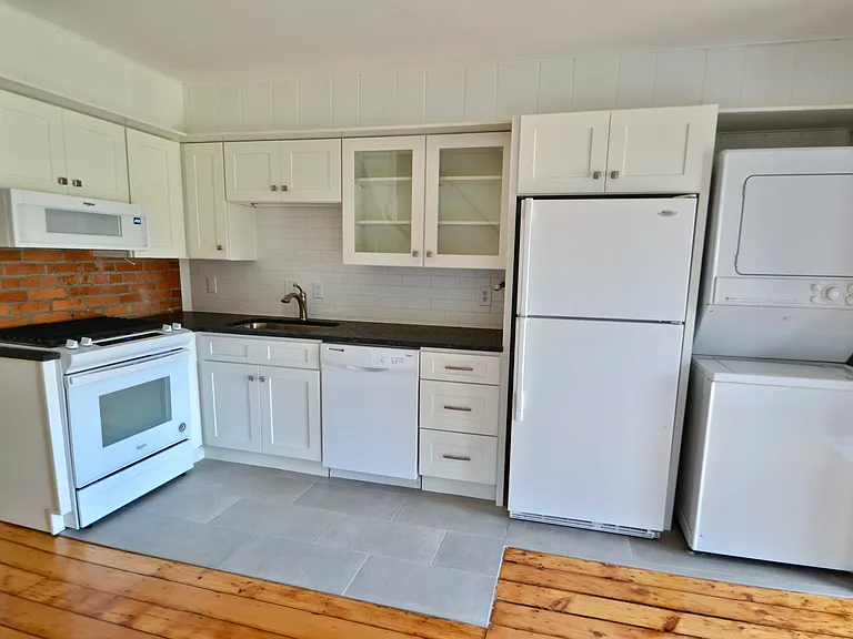 236 Jackson St #B — Photo 15
