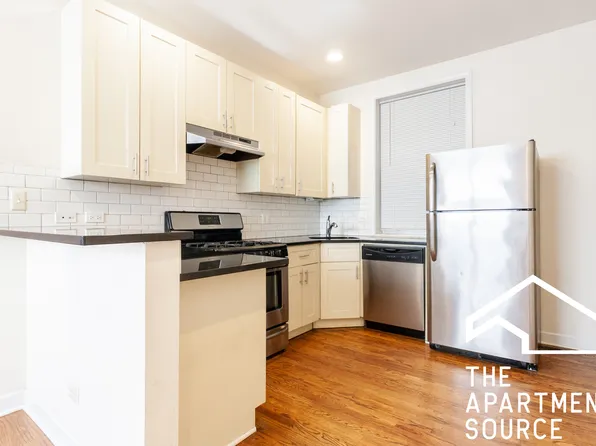 853 W Cornelia Ave, Chicago, IL