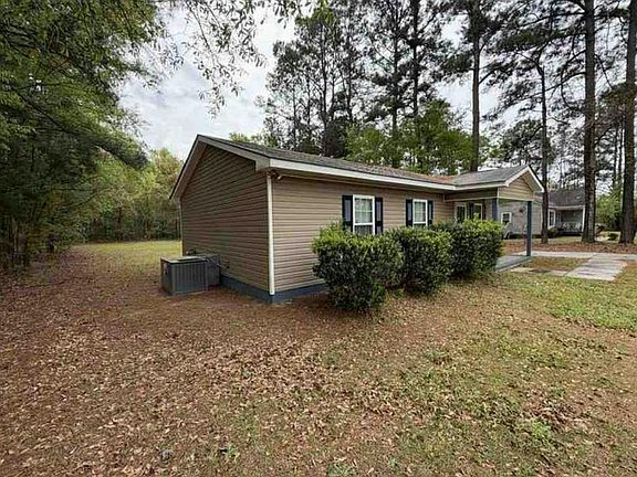 3rd image of 153 Windchime Ln