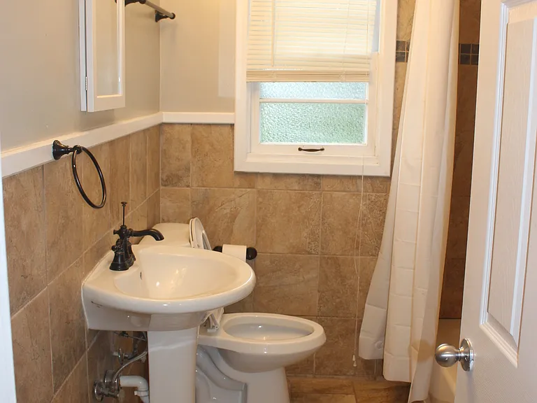 246 Hill Ct — Photo 18