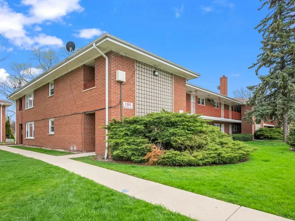 1101 Holiday Ln Unit 10, Des Plaines, IL 60016