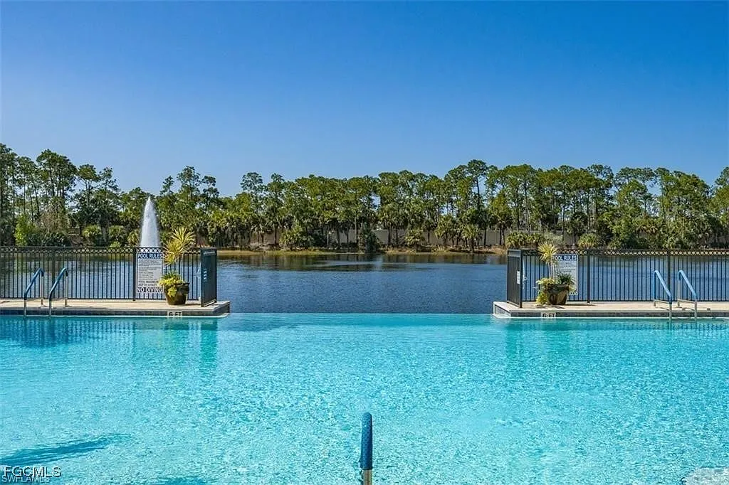 2 bed, 2.0 bath, 1620 sqft, $5,400 — Photo 4