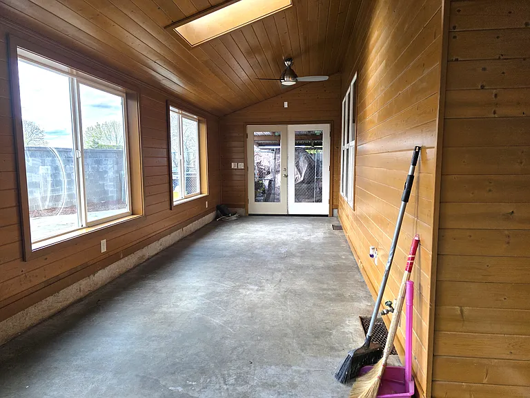2727 SE Hacienda Loop — Photo 9