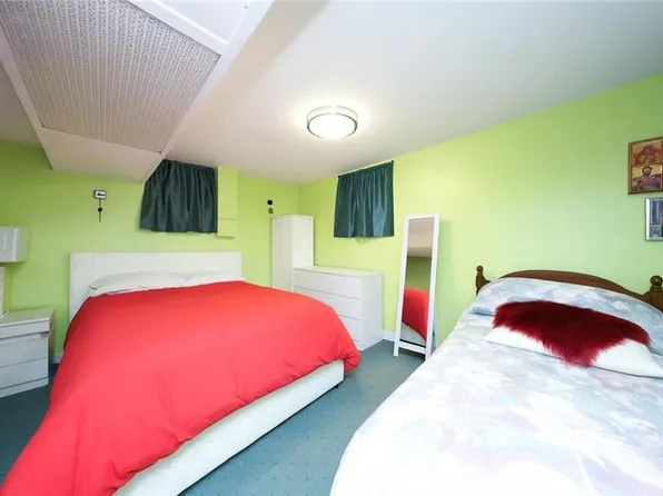 1813 Bay Ridge Avenue image 26 of 31