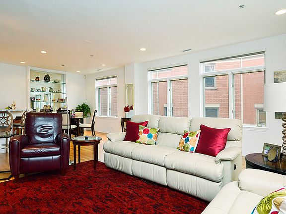 4th image of 1155 W Armitage Ave APT 208