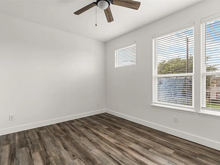 8121 Grandview St — Photo 16