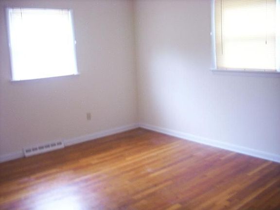 4th image of 247 Karl Dr