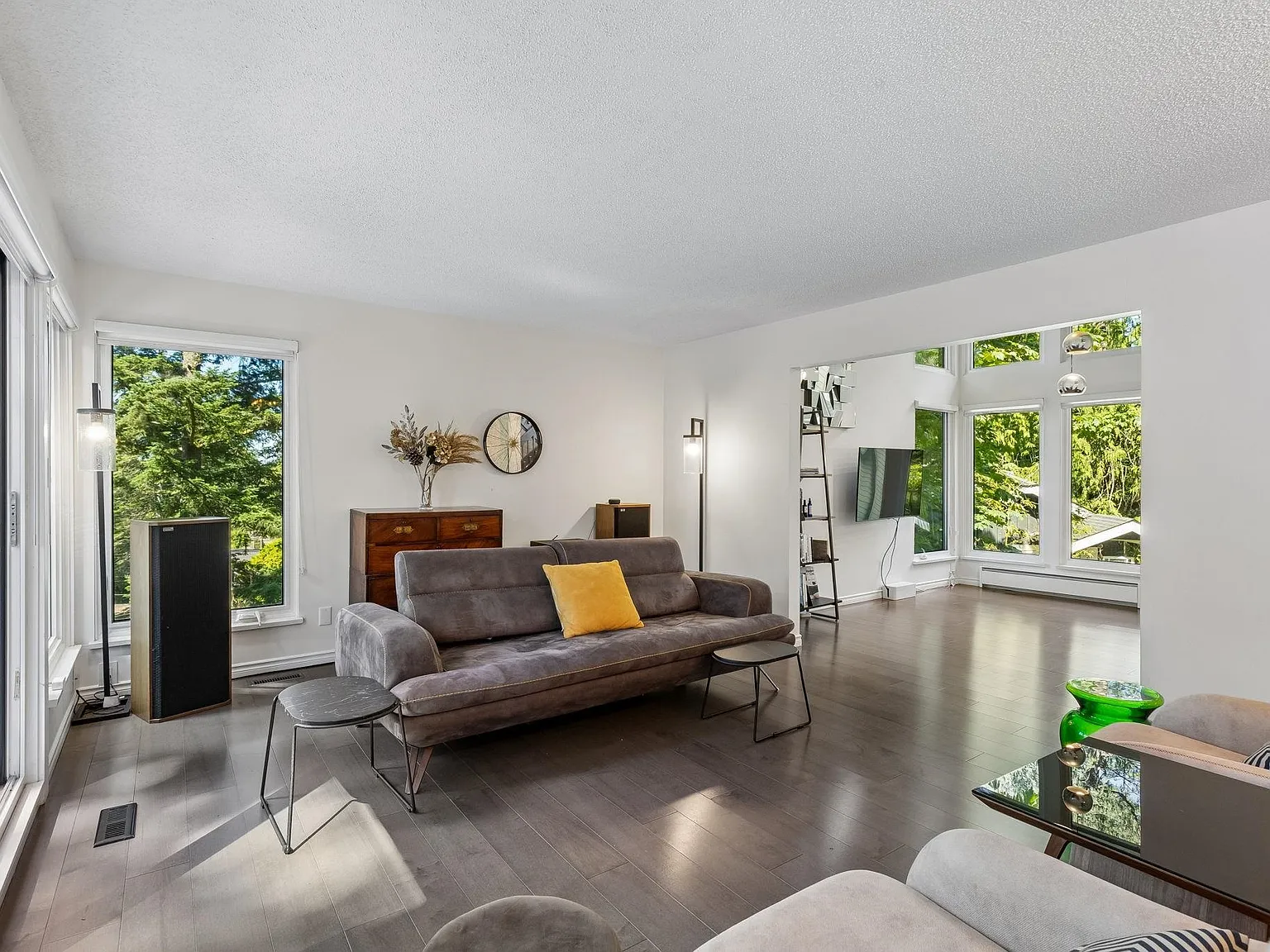 3 bed, 2337 sqft, $7,995 — Photo 4