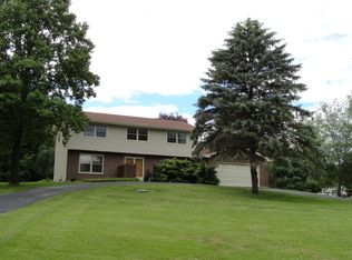 6N200 Woodland Rd, St Charles, IL 60175