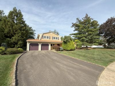 5 Macintosh Ct, East Brunswick, NJ, 08816