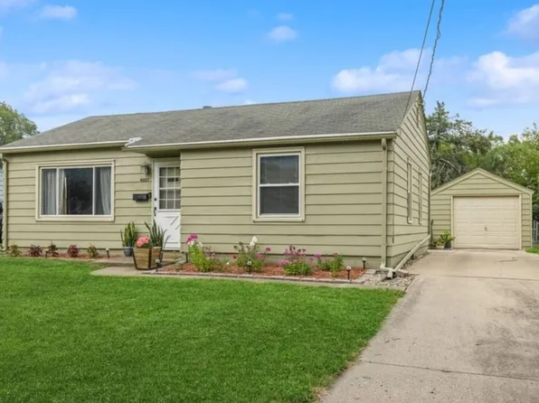 4007 15th St, Des Moines, IA 50313