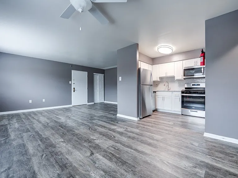 South Mountain Apartment Homes — Photo 5