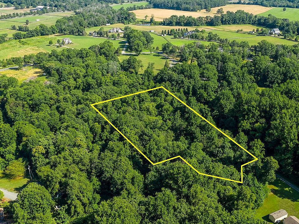 1st image of 39696 Holloway Ln