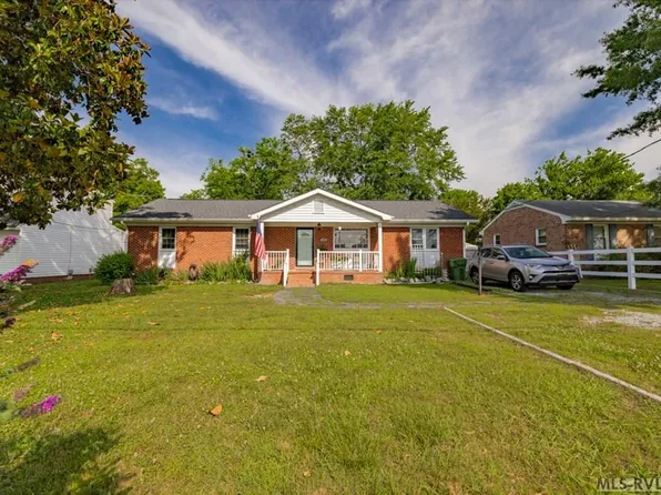 205 Chockoyotte Ave, Roanoke Rapids, NC 27870
