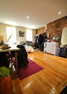 Rented by Bold New York | media 27