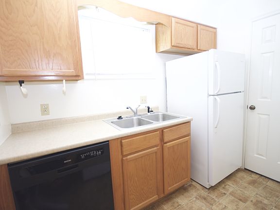3rd image of 11 Shanna Dr APT 6