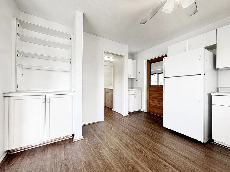608 Maluniu Ave — Photo 4