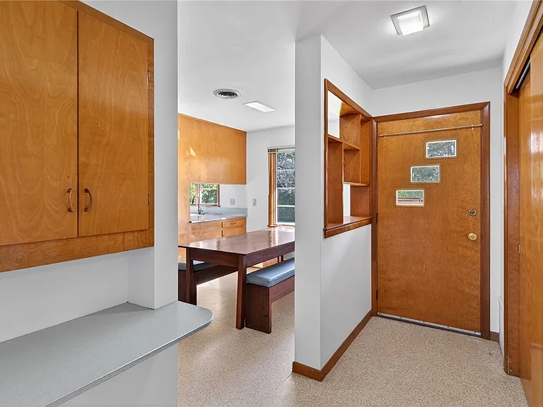 11 Forest Ln — Photo 2