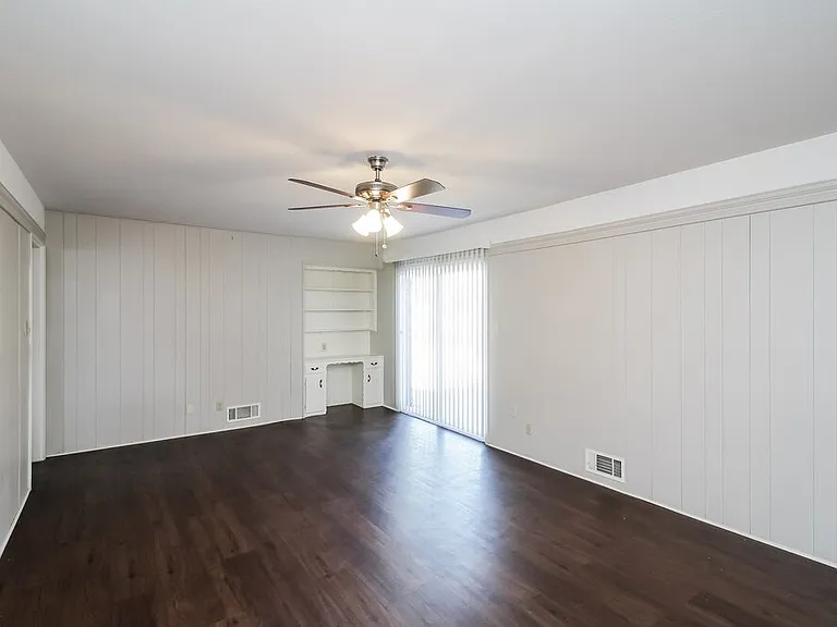 107 W Rio Grande St — Photo 4