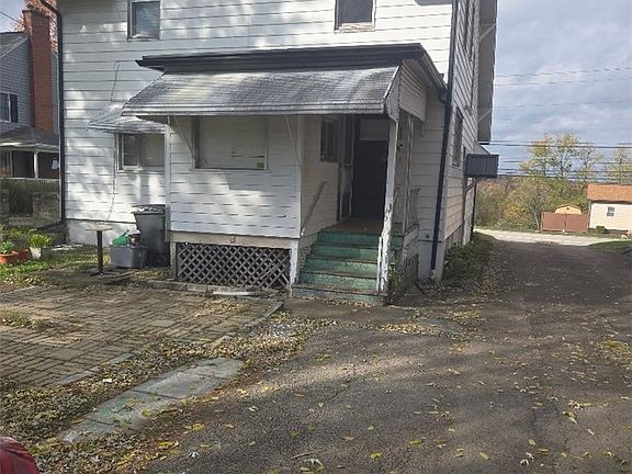 3rd image of 615 Morgantown Rd