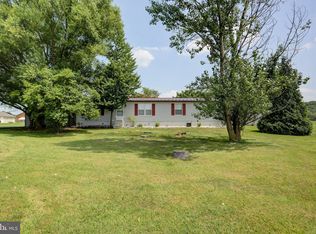 2 Running Pump Rd, Newville, PA 17241