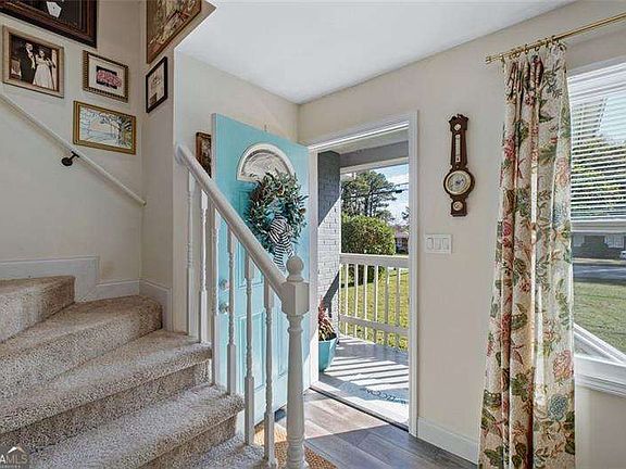 5th image of 2107 2nd Ave