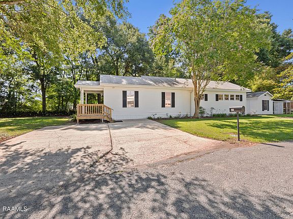4th image of 1923 Blake St