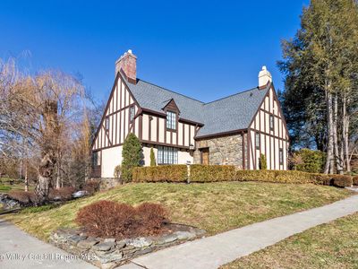 1 W Winding Road, Poughkeepsie, NY, 12601