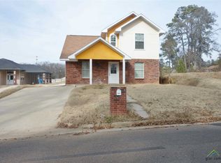 1005 E 3rd St, Mount Pleasant, TX 75455