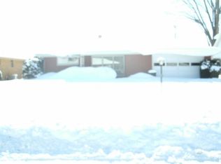 2104 Dorwood Dr, South Bend, IN 46617