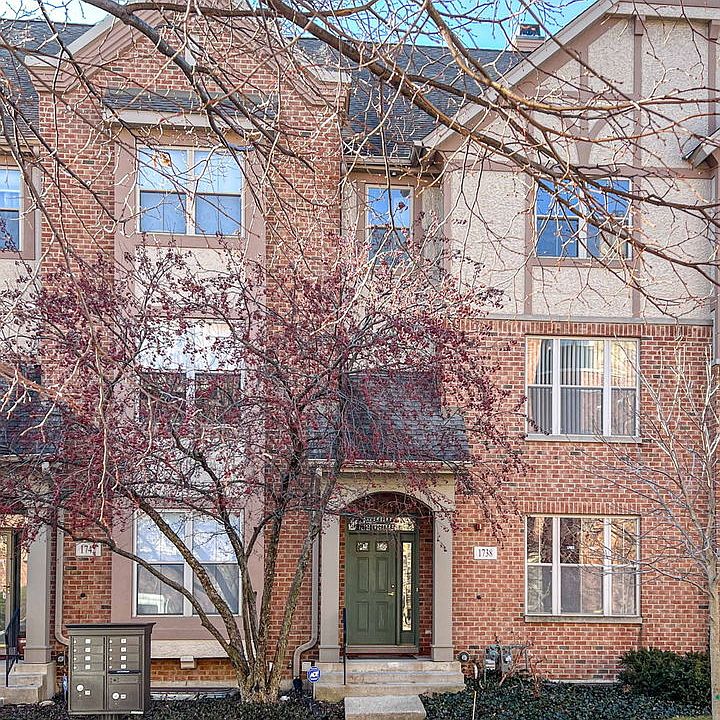 2nd image of 1738 Tudor Ln
