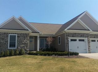 402 Chestnut Dr, Boiling Springs, PA 17007