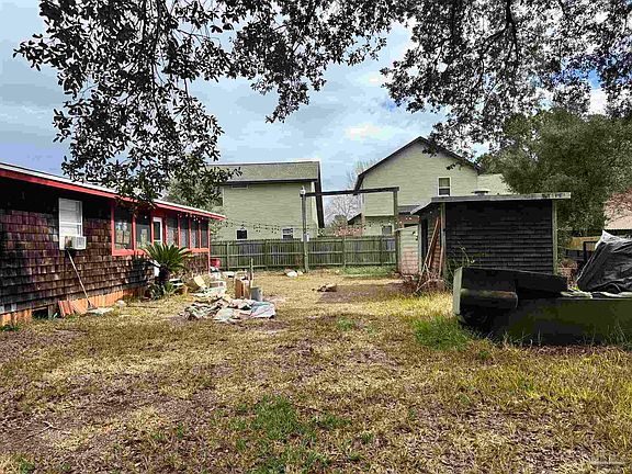 5th image of 2206 Janet St