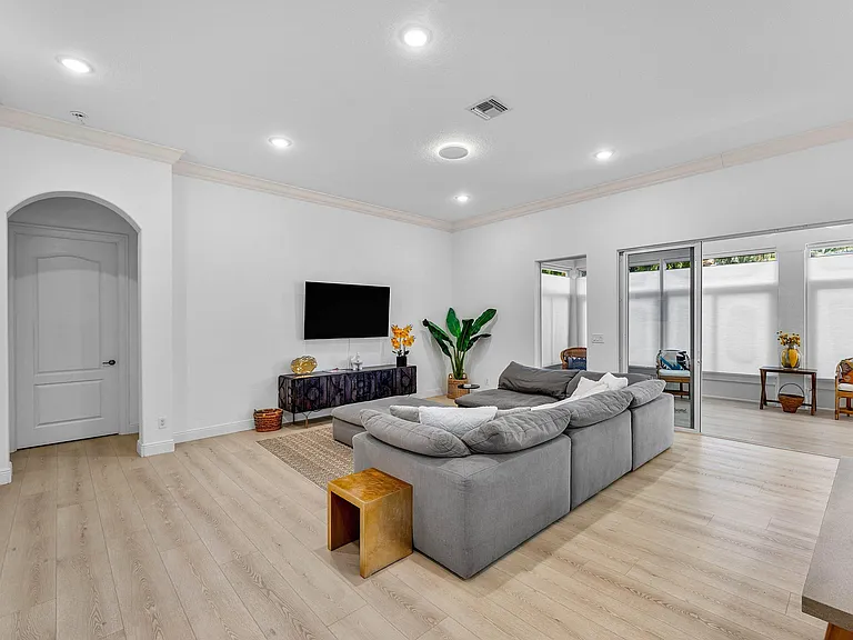 2068 Wightman Dr — Photo 16