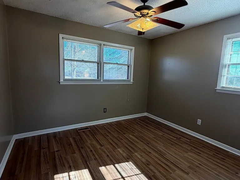 6111 Homestead Rd — Photo 27