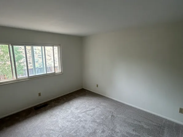 1300 E Huffaker Ln, Reno, NV 89511