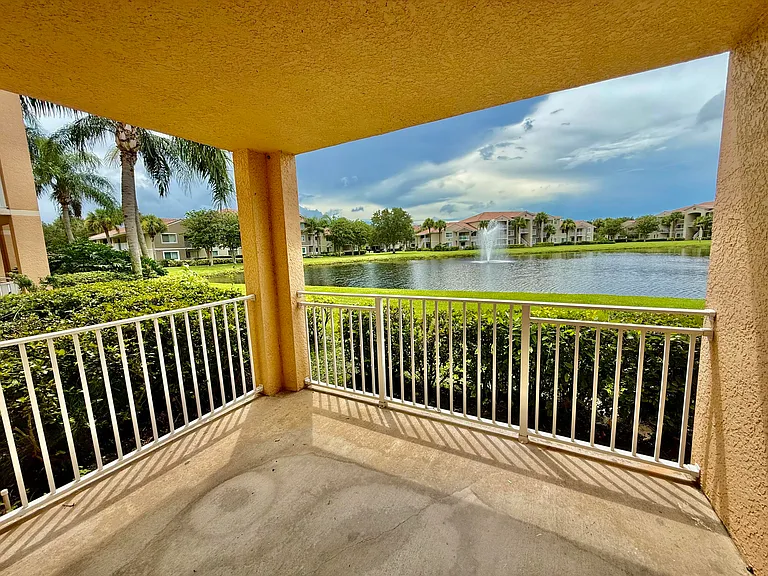 191 SW Palm Dr #108 — Photo 16