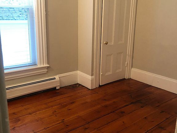 5th image of 14 Powow St #1