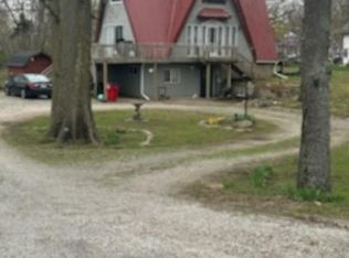 112 N 8th St, Cayuga, IN 47928