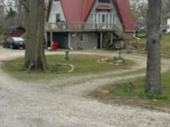 112 N 8th St, Cayuga, IN 47928