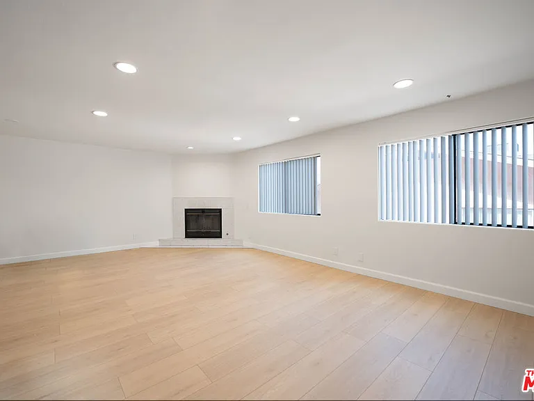5327 Lexington Ave #B — Photo 10