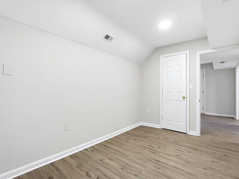 8129 Woodholme Cir #A — Photo 15