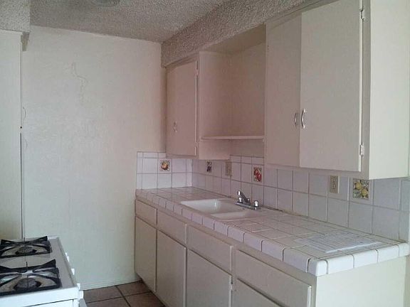3rd image of 250 E Kingsley Ave APT 2