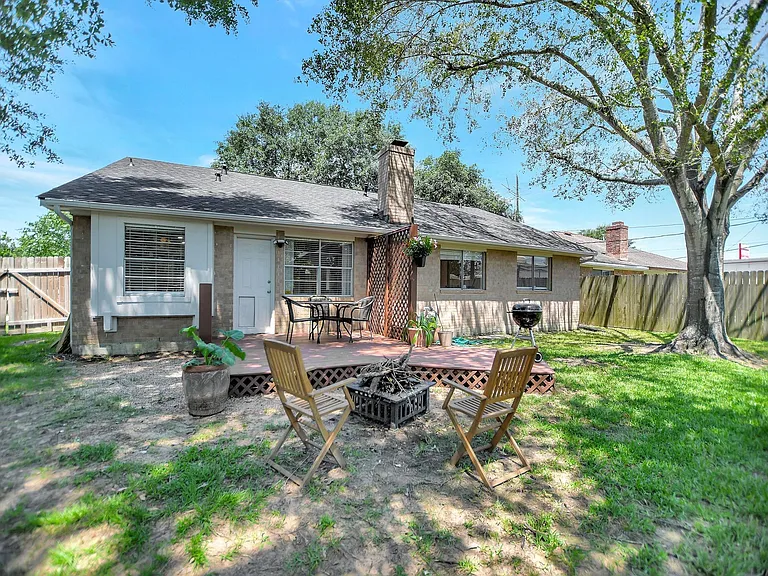 21902 Meadowhill Dr — Photo 31