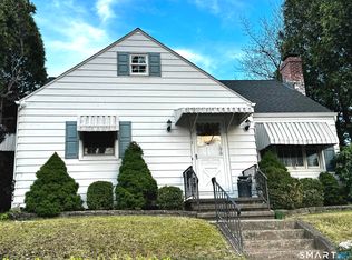 253 Kneeland Rd, New Haven, CT 06512