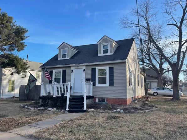 504 E 5th St, Russell, KS 67665